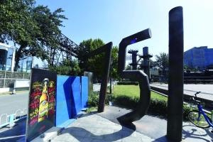 煤气生产设备变身大牌发布场地 751老工厂转型文创园的创新之路